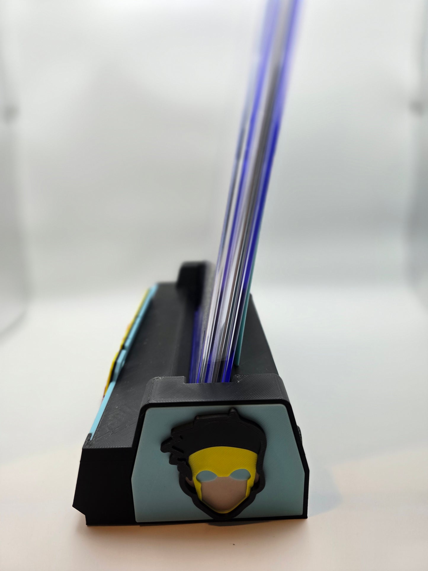 Invincible Comic Book Stand (Blood Splatter Face Plate)