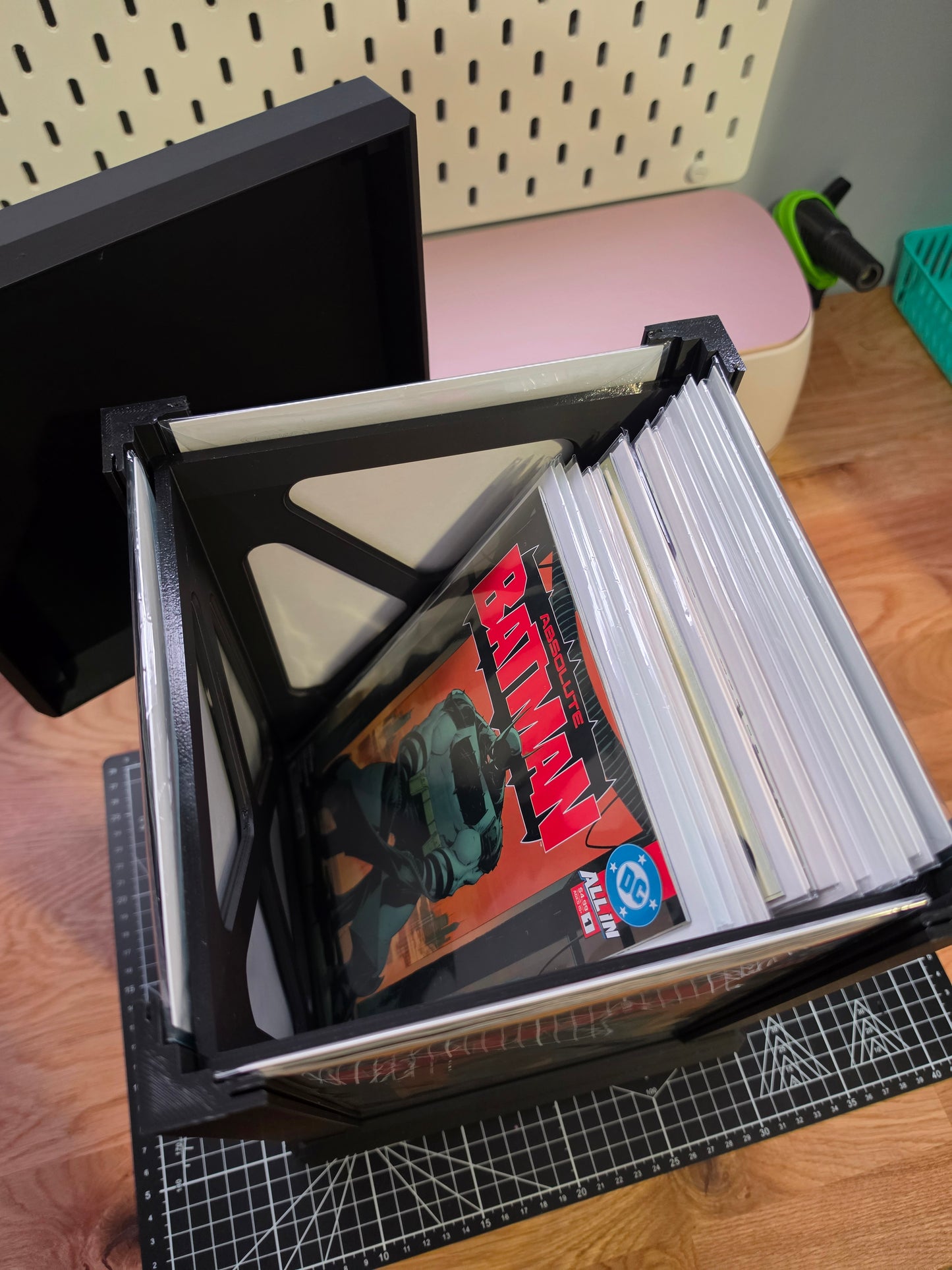 Comic Book Display Spinner/Storage Container for Non-Graded Comic Books