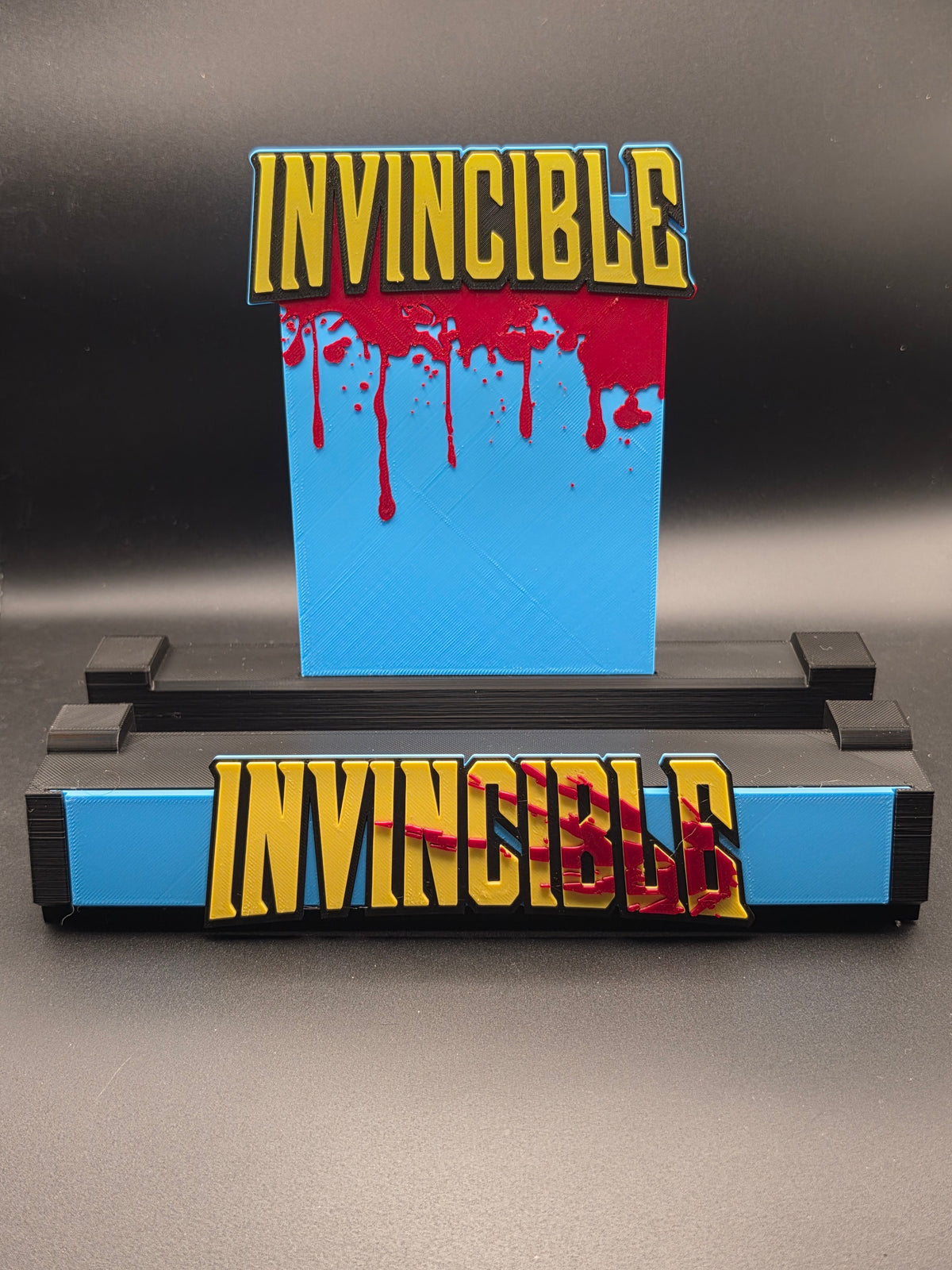 Invincible Comic Book Stand (Blood Splatter Face Plate)