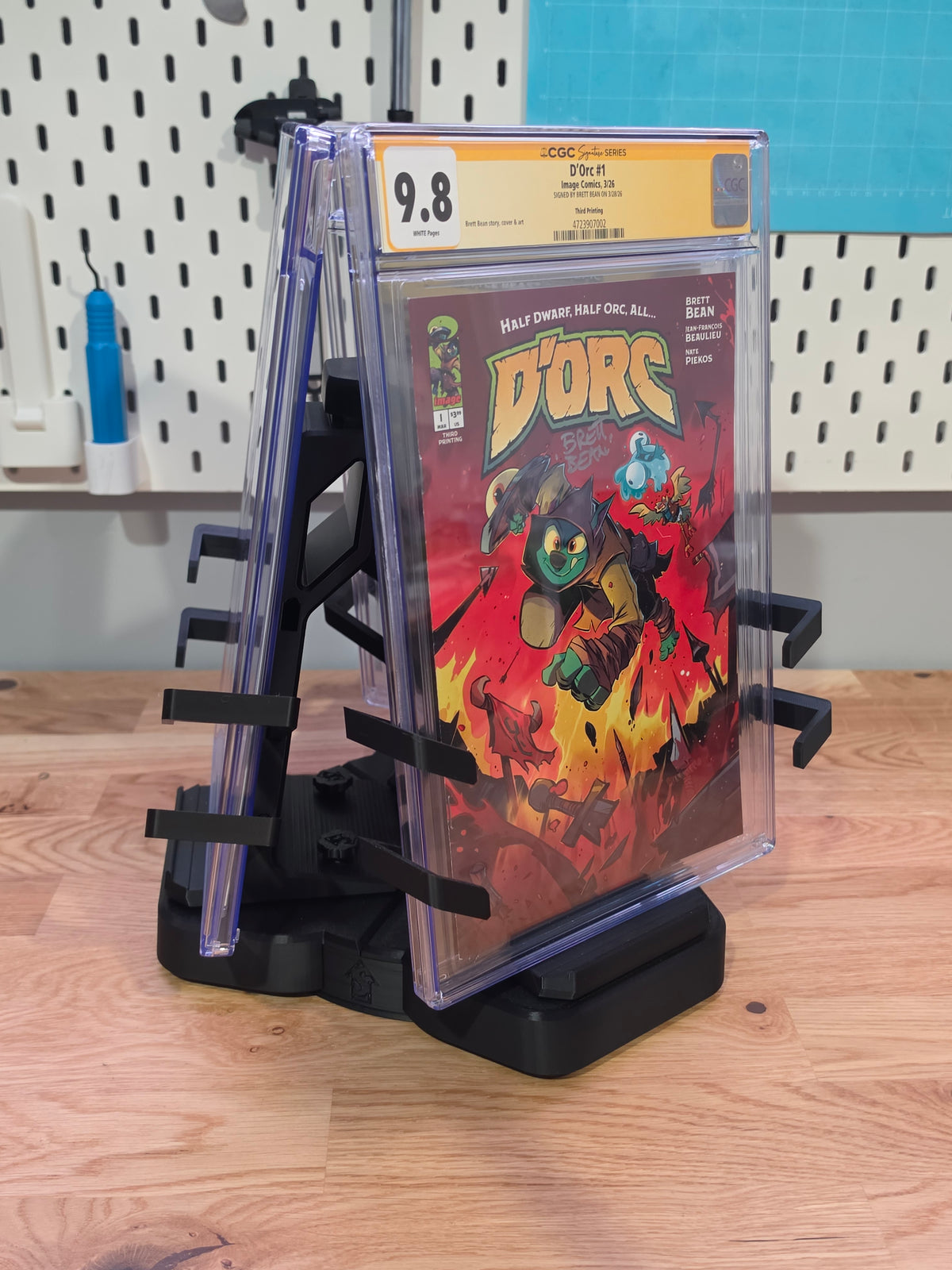 Comic Book Display Spinner for Graded and Non-Graded Comics